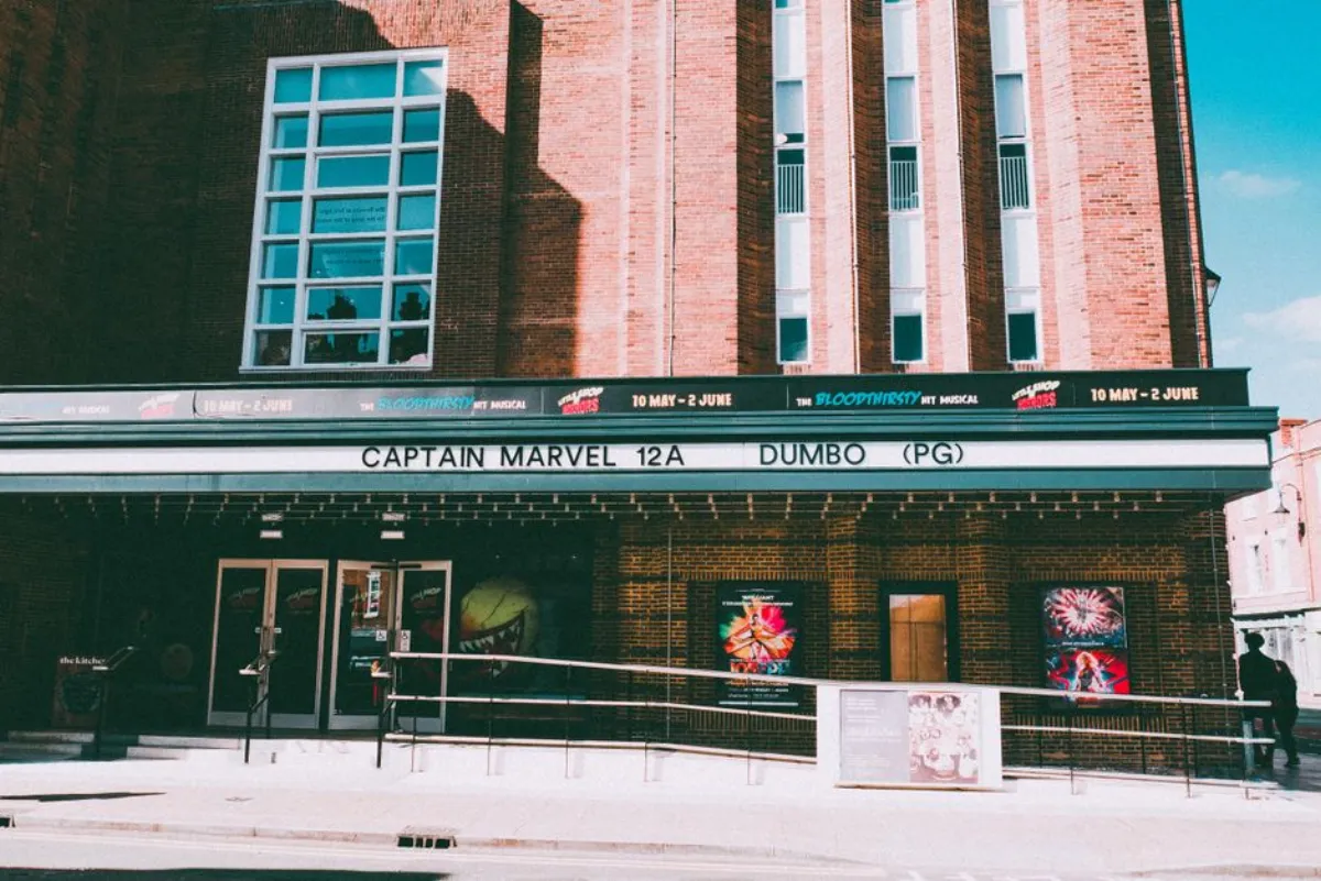 成人三级片在线观看是什么